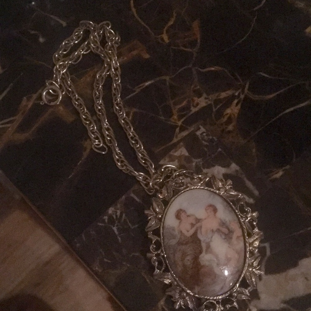 Vintage necklace it also can be used as brooch